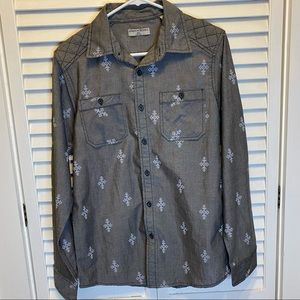 Beans & Bones men’s dark gray, aztec print, quilted shoulder small button down